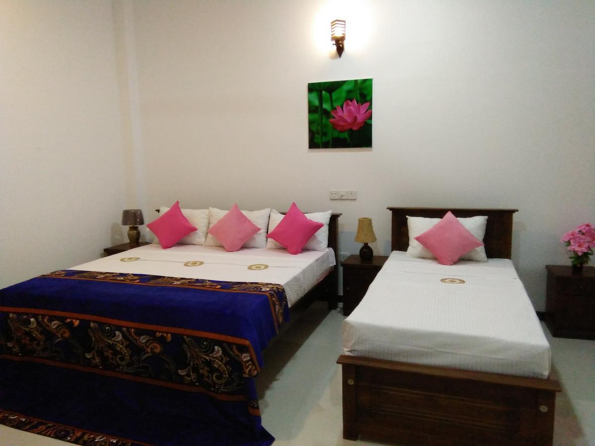 Lotus Dreams Guesthouse Велигама Экстерьер фото