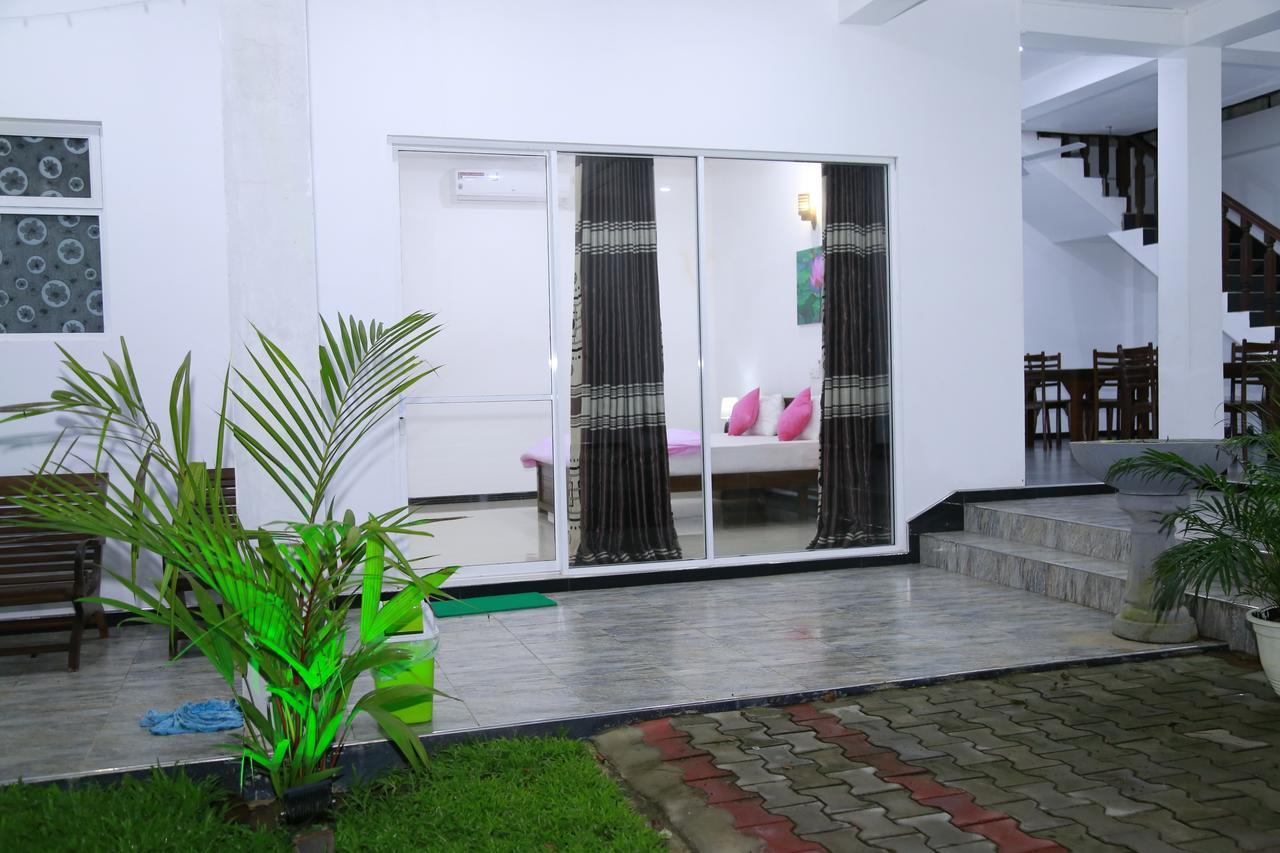 Lotus Dreams Guesthouse Велигама Экстерьер фото